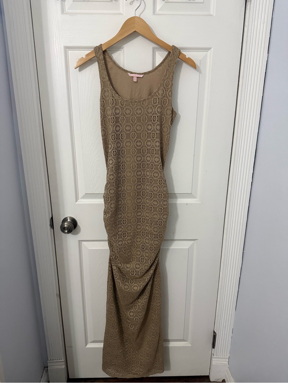 Victoria’s Secret Tan Champagne Lined Lace Maxi Dress Size Medium